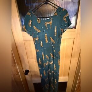 Modcloth Cheeta Jumpsuit Size Small-Linen Very Cute